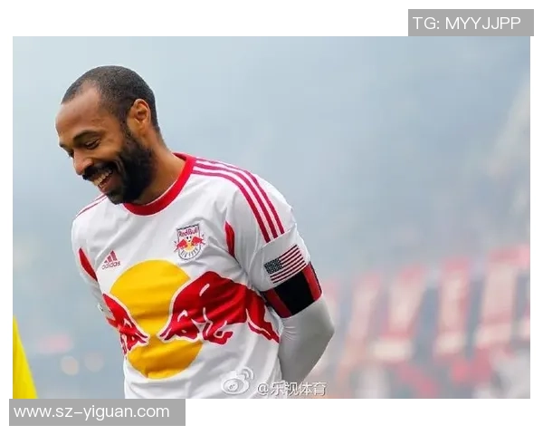 足球传奇亨利手绘头像展现足球魅力与艺术之美